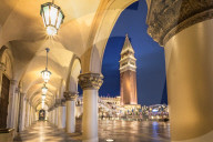 The Venetian Hotel and Casino at night, The Strip, Las Vegas Boulevard, Las Vegas, Nevada, USA, North America