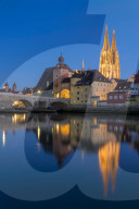 View to the Cathedral of Saint Peter, the Stone Bridge and the Bridge Tower at dusk, Regensburg, Bavaria, Germany, Europe