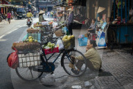 Vietnamese bike street vendors