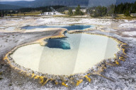Yellow Stone National park, blue holes and white cristals