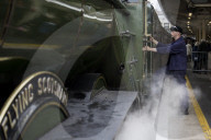 FEATURE - Historischer Zug "The Flying Scotsman" fährt nach Coronapause wieder