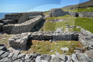 Beehive huts, Fahan, Slea Head Drive, Dingle Peninsula, Wild Atlantic Way, County Kerry, Republic of Ireland, Eire, Europe