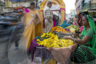 Busy street scene in the Old City, Udaipur, Rajasthan, India
