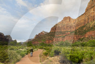Hiking the pa'rus trail Zion National Park, Utah, USA, North America
