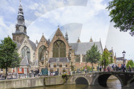 Oude Kerk, Old Church, the oldest building oin the city dates from 1306, Amsterdam, Netherlands