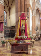 Basilica of San Petronio, interior, Piazza Maggiore, Bologna, Emilia-Romagna, Italy