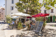 Cafe scene in La Panier old town, Marseille, Bouches du Rhone, Provence, Provence Alpes, Cote d'Azur, France, Europe
