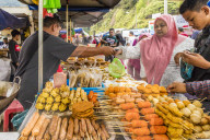 Fried food stall in Kea Farm market in Cameron Highlands, Brinchang, Pahang, Malaysia, Southeast Asia, Asia
