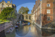 UK, England, Cambridgeshire, Cambridge, River Cam, St. John's College, Bridge of Sighs, Punting