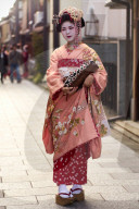 Geisha wearing a kimono in Gion, Kyoto.