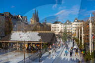 Skating, Cologne Christmas Market, Cologne, Germany, Europe