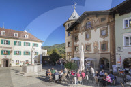 Cafe und Marmorner Brunnen Fountain at markeplace, Berchtesgaden, Upper Bavaria, Bavaria, Germany