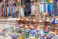 Kunsthandwerk im Souk Artisanal in Ouarzazate, Afrika, Marokko, Al-Magreb