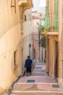 A street scene in Le Suquet old town in Cannes, Alpes Maritimes, Cote d'Azur, French Riviera, France, Mediterranean, Europe