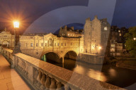 Pulteney Bridge and the River Avon at night, Bath, Somerset, England. Summer (June) 2019.