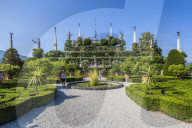 View of Floral Fountains, Isola Bella, Borromean Islands, Lake Maggiore, Piedmont, Italian Lakes, Italy, Europe