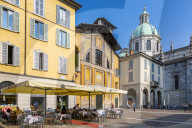 View of Duomo and restaurant in Como, Province of Como, Lake Como, Lombardy, Italy, Europe