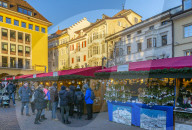 View of Christmas Market in Waltherplatz, Bolzano, Province of Bolzano, Italian Dolomites, Italy, Europe