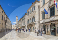 Visitors on Stradun and Franciscan Church and Monastery, Dubrovnik Old Town and Adriatic Sea, Dubrvnik, Dalmatia, Croatia, Europe