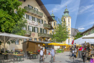 View of Chirch (Barocke Pfarrkirche) and market in St Johann, Austrian Alps, Tyrol, Austria, Europe