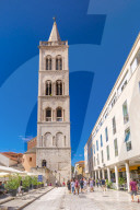 View of busy restaurant and Cathedral of St. Anastasia, Zadar, Zadar county, Dalmatia region, Croatia, Europe