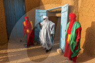 Sultan of Agadez with his bodyguards, Unesco world heritage sight Agadez, Niger