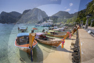Maya Bay with long-tail boats, Phi Phi Lay Island, Krabi Province, Thailand, Southeast Asia, Asia