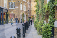 A street scene in Covent Garden , London, Uk Europe