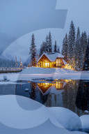 Cilantro on the Lake lodge, Emerald Lake in winter, Emerald Lake, Yoho National Park, British Columbia, Canada, North America