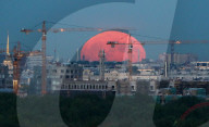 FEATURE - Superblutmond über Athen