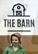 ROYALS - Köngin Mathilde besucht den Bioladen The Barn in Jette