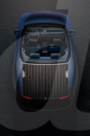 FEATURE - Neuer Rolls Royce mit vom Rumpf einer Yacht inspiriertem Heck