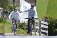 FUSSBALL - Deutsche Nationalmannschaft fährt Rad im Trainingslager