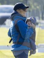 ROYALS - Zara Tindall und ihr Baby Lucas bei den Houghton Hall Horse Trials in Kings Lynn
