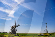 NEWS -  Tradition und Moderne: Windmühlen und Winkraftanlagen in den Niederlanden