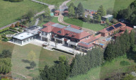 ROYALS - Millionär erstellt moderne Villa auf dem Gelände des ehemaligen Wohnhauses von Prinz Andrew in Ascot
