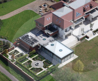 ROYALS - Millionär erstellt moderne Villa auf dem Gelände des ehemaligen Wohnhauses von Prinz Andrew in Ascot