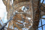 FEATURE - Neu eröffnet: Der Sky Walk in im polnischen Bad Flinsberg ist der zweithöchste in Europa