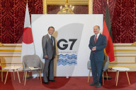 G7