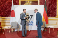 G7