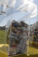 NEWS - STOP: Neue Kampagne der Stadt Genf gegen Littering am Wilson Quai