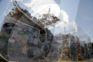 NEWS - STOP: Neue Kampagne der Stadt Genf gegen Littering am Wilson Quai