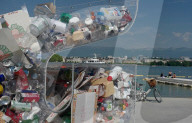 NEWS - STOP: Neue Kampagne der Stadt Genf gegen Littering am Wilson Quai
