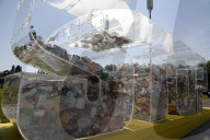NEWS - STOP: Neue Kampagne der Stadt Genf gegen Littering am Wilson Quai
