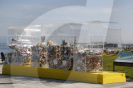 NEWS - STOP: Neue Kampagne der Stadt Genf gegen Littering am Wilson Quai
