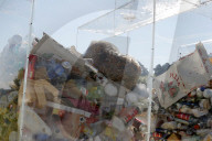 NEWS - STOP: Neue Kampagne der Stadt Genf gegen Littering am Wilson Quai
