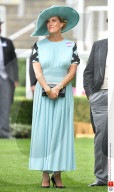 ROYALS - Königliche Mode bei den Ascot-Rennen im Laufe der Jahre