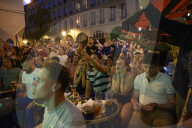 EURO 2020 -  Französische Fans verfolgen das Spiel Frankreich-Deutschland in Paris