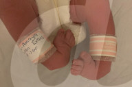 SCHICKSALE - Ein Baby, das mit Klumpfuss geboren wurde, hat die Erwartungen der Ärzte übertroffen und zeigt erstaunliche Fortschritte