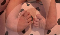 SCHICKSALE - Ein Baby, das mit Klumpfuss geboren wurde, hat die Erwartungen der Ärzte übertroffen und zeigt erstaunliche Fortschritte
